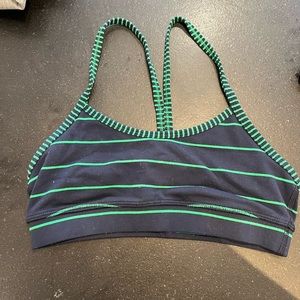 Lululemon sports bra. Size 6 (small)